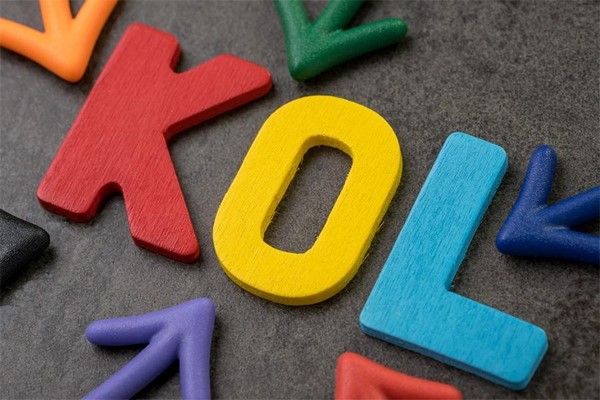 KOLs là gì 1 KOLs là gì? Vì sao doanh nghiệp nên tận dụng KOLs marketing?