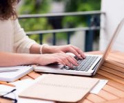 Ai nên thuê dịch vụ viết bài? 3 Ai nên thuê dịch vụ viết bài?